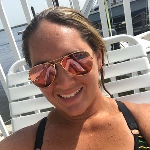 Meet your Posher, Lacey